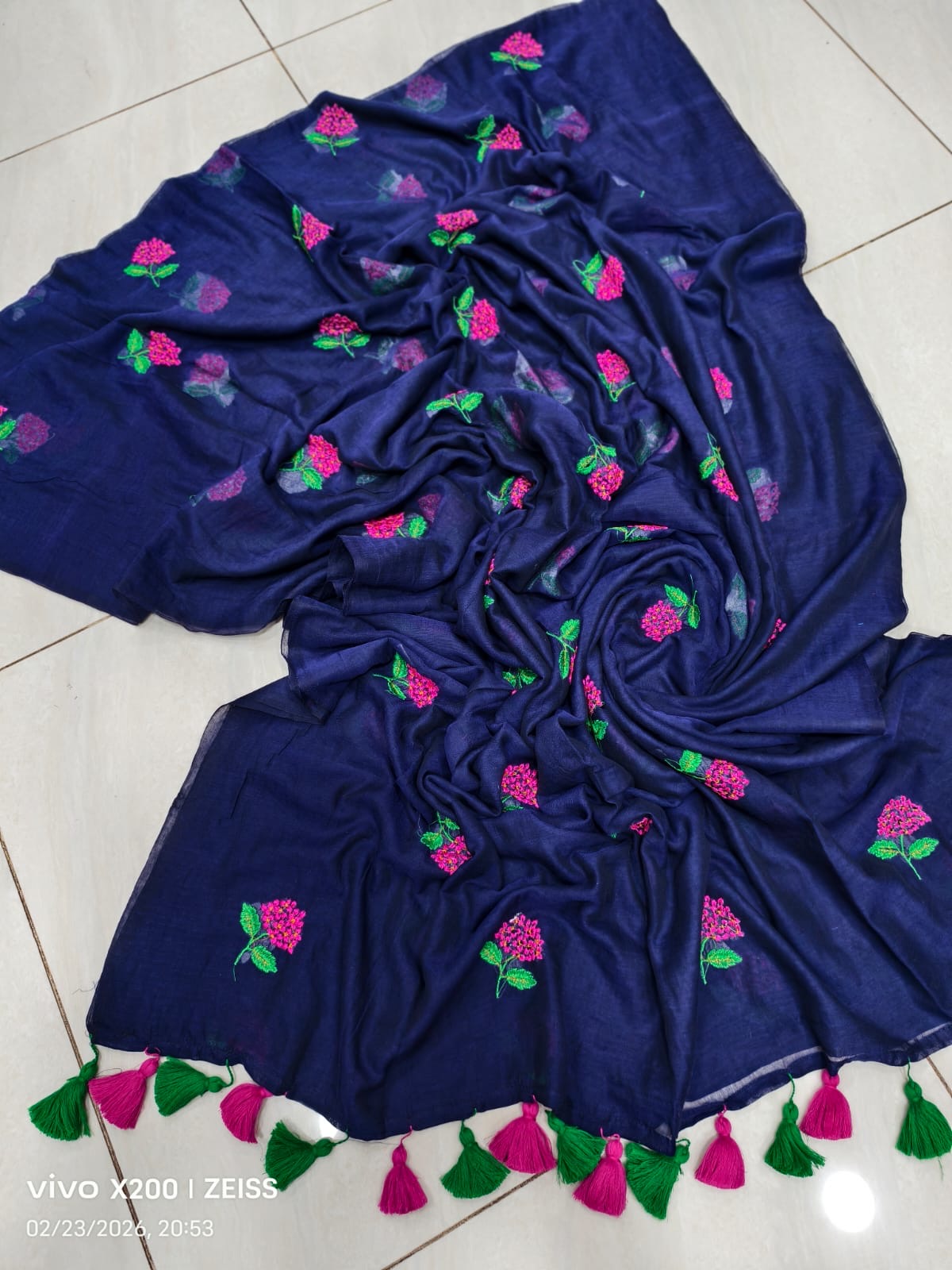 Embroidery mul cotton sarees with blouse piece