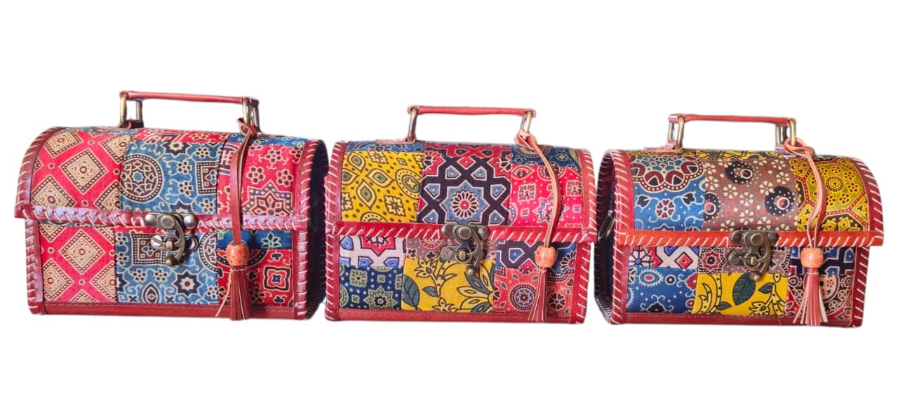 exclusive and classy ladies hand bags