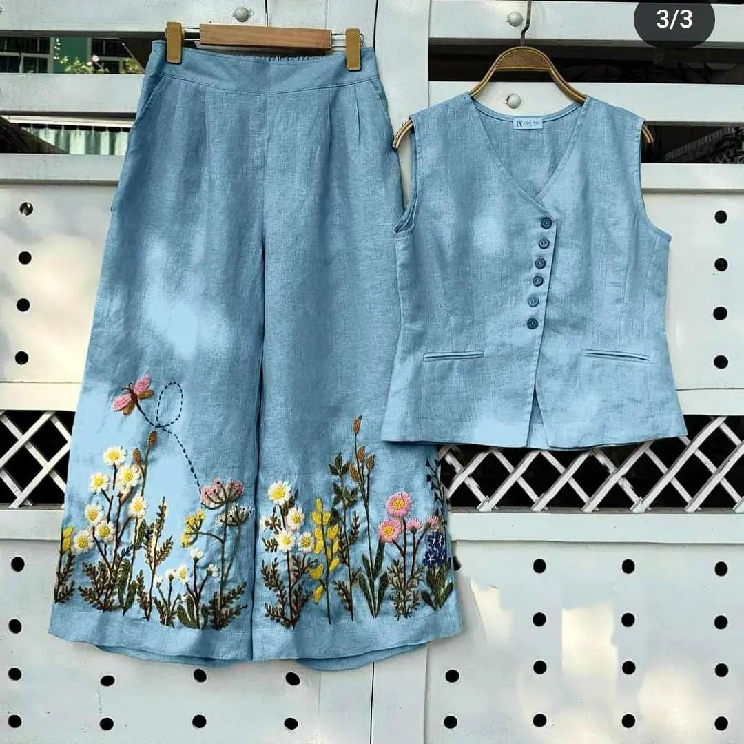 WOMEN STYLISH DRESS UNDER  999