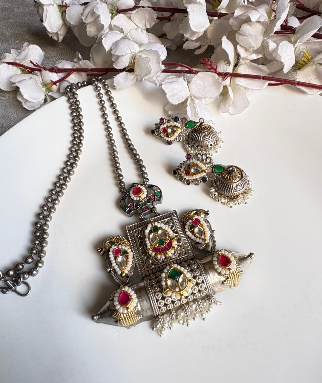 Dual-Tone Kundan Fusion Necklace Set