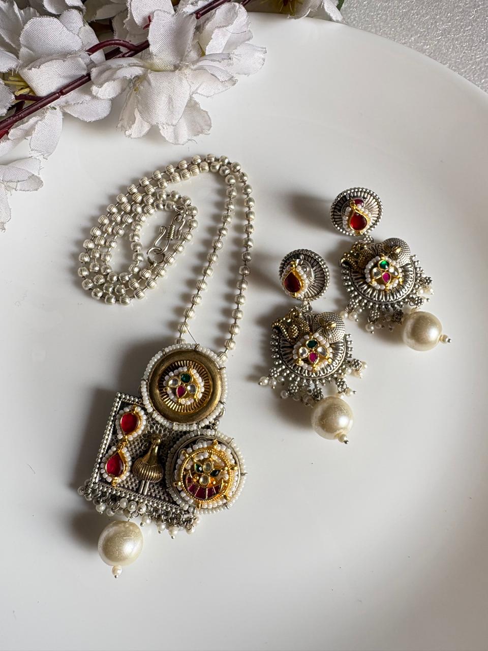 Dual-Tone Kundan Fusion Necklace Set,