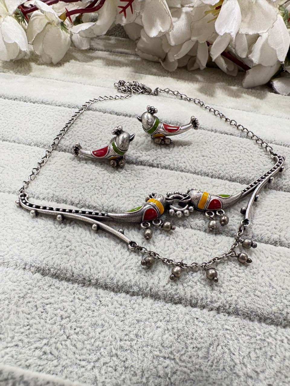 Necklace set with tops