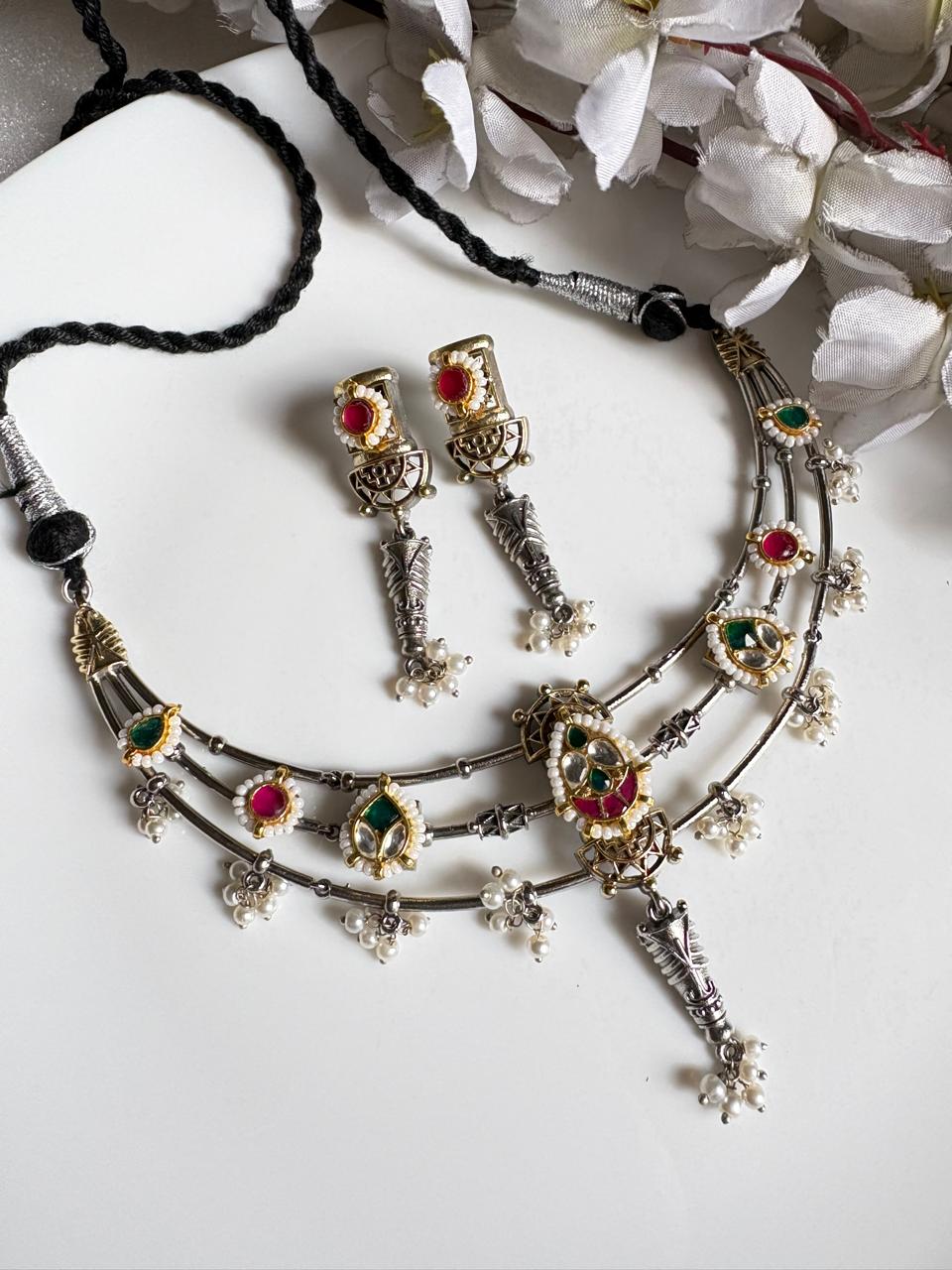 Dual-Tone SLA Kundan Hasli Necklace Set