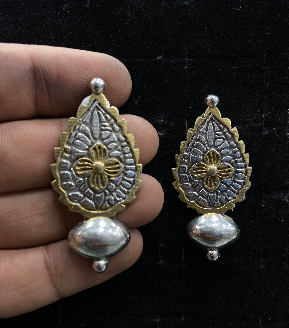 SILVER LOOK ALIKE EARRING SET