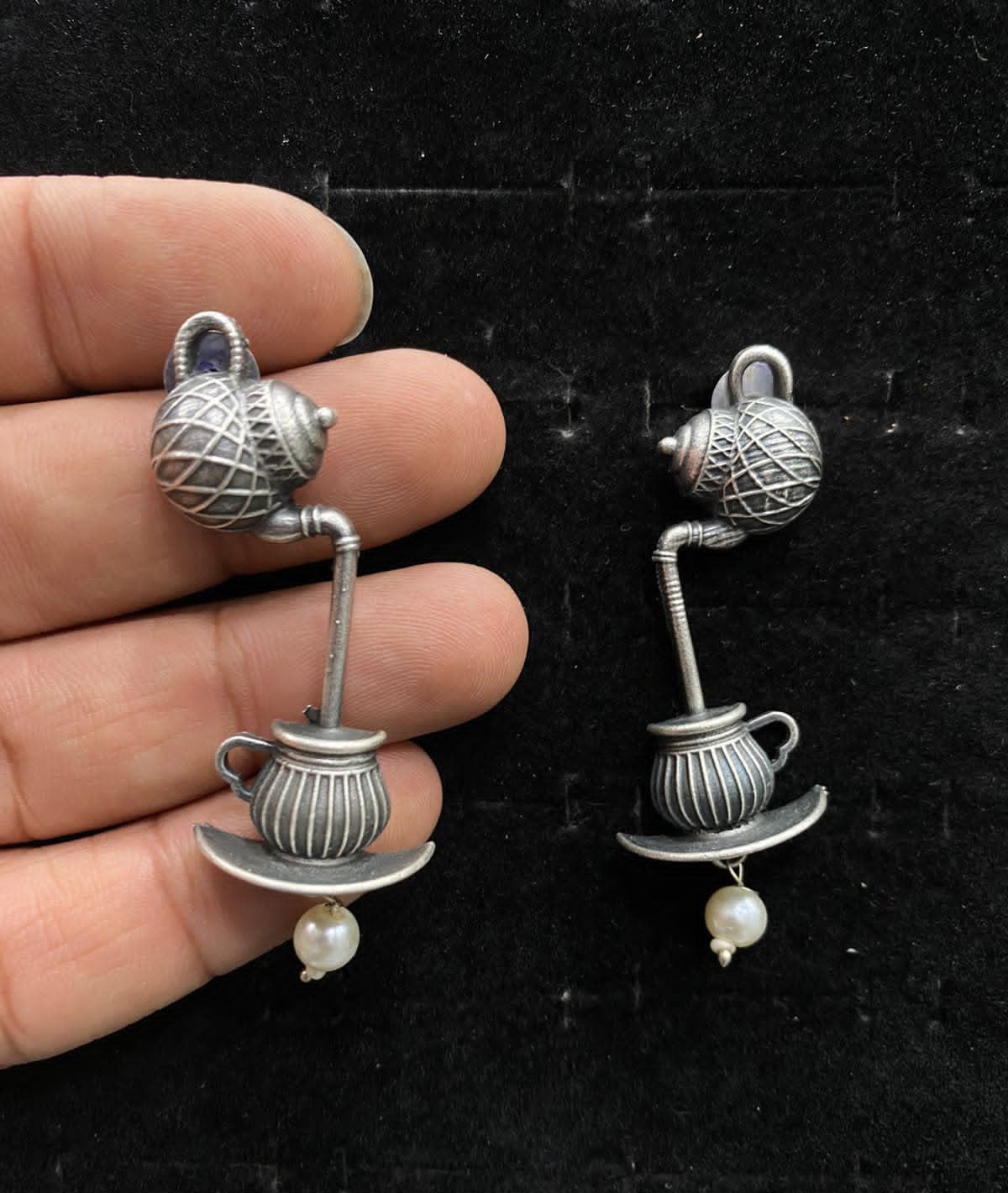 SILVER LOOK ALIKE EARRING SET
