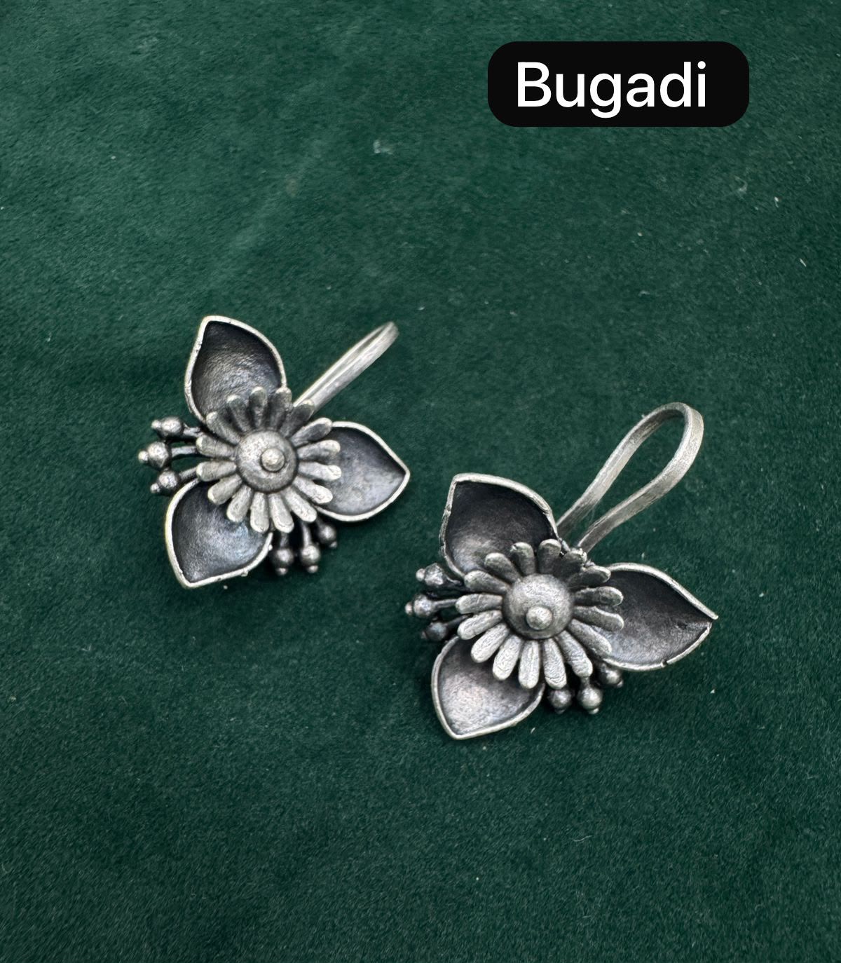 SILVER LOOK ALIKE EARRING SET